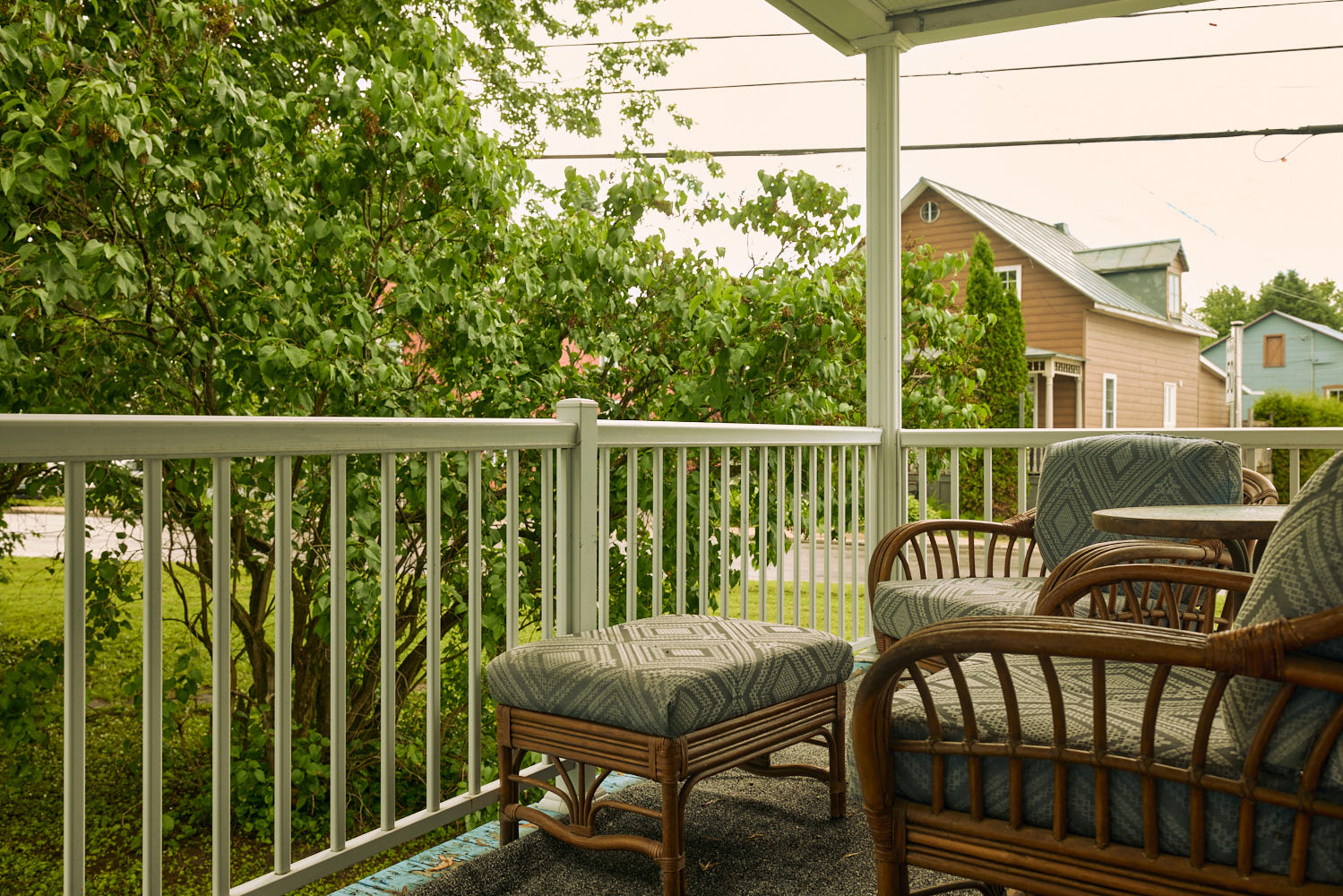 Terrasse privée donnant sur la rivière